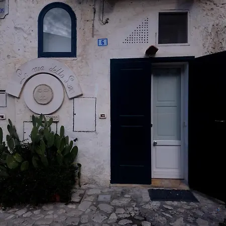 Casa Della Luna Bed and Breakfast 3*